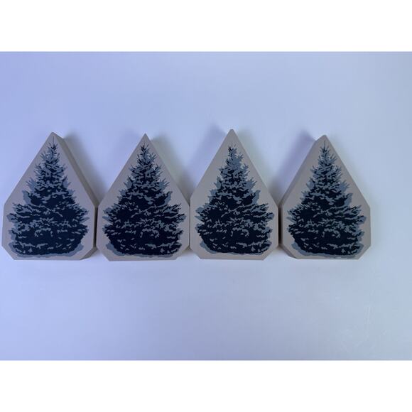Cat’s Meow Set Of 4 Blue Spruce Wooden Village Accessory Winter Christmas Scene - Picture 3 of 5